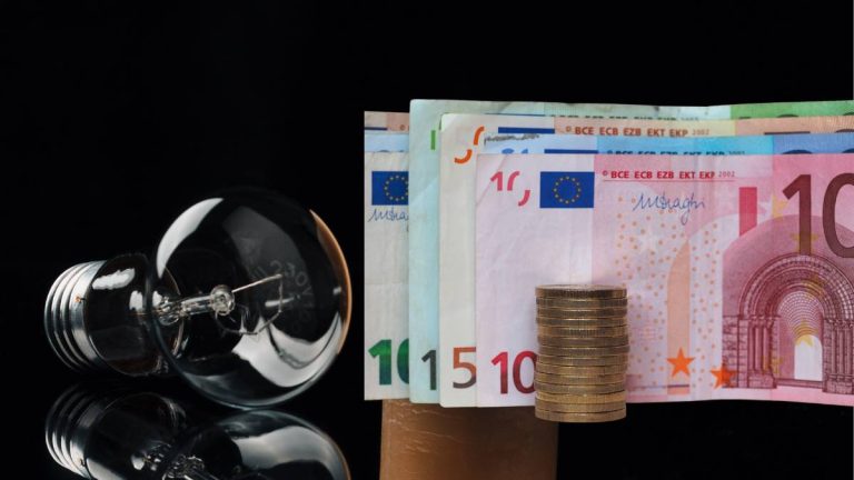 Revoluție financiară în Europa: bătălia pentru cine ține punga