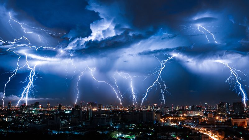 Furtună electrică în Capitală. Se așteaptă prăpădul în București, vineri 62387412 (1)