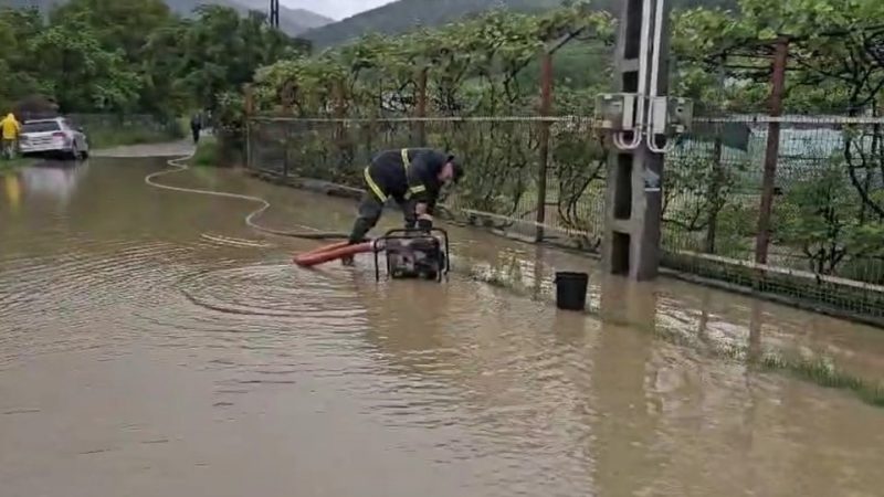 Cod roșu de inundații pe mai multe râuri din țară până joi Img (4)