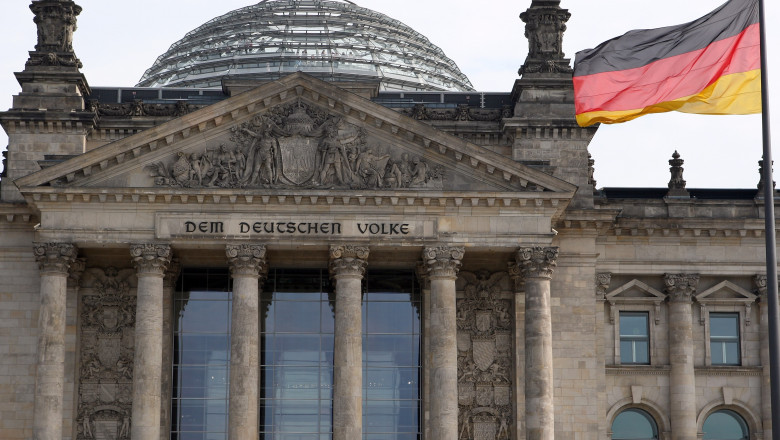 Ad1izdbmyzq5zgi0ndrlodq5y2jlodnhnjjkmwzjmtrmmg==.thumb