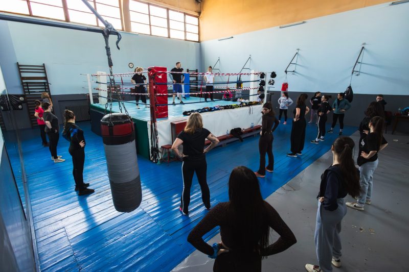 Mr robot box 8 martie press