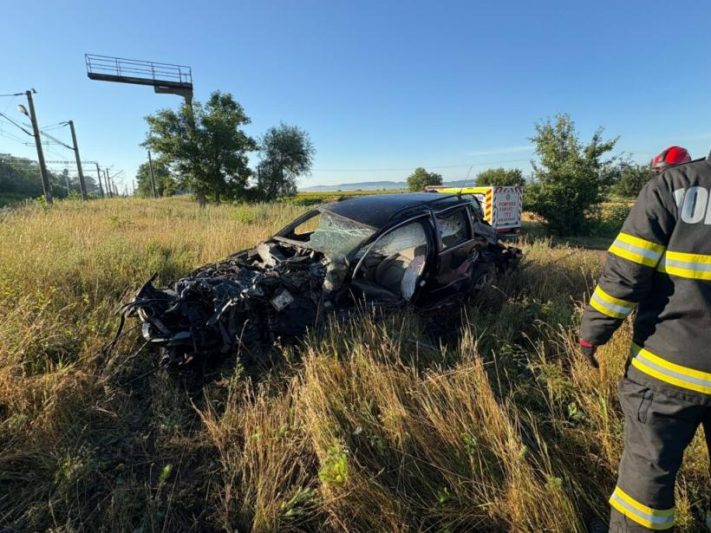 Accident feroviar prelipca suceava tren lovit autoturism sofer decedat