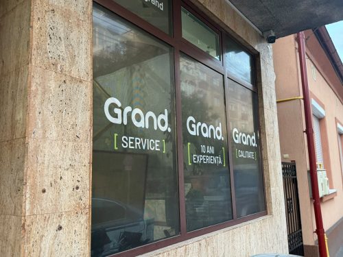 Schimbă bateria telefonului tău la Grand Smartphone Timișoara! Calitate, garanție și profesionalism