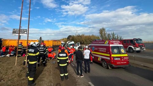 Două persoane au murit, alte 18 rănite și transportate la spital – Update. Accident în Buftea, între un microbuz și o autobasculantă. 26 persoane implicate